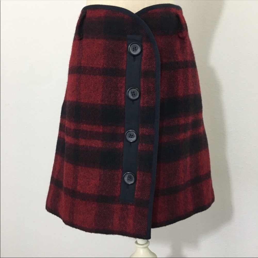 Woodland Waders Red & Black Plaid Skirt Size Large